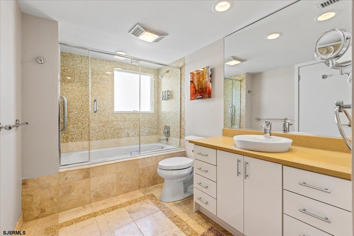 Margate, New Jersey 08402, United States, 2 Bedrooms Bedrooms, ,2 BathroomsBathrooms,Residential,Pending,82765