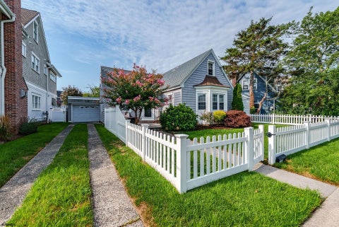 Photo of 319 E Surf Road, Ocean City, NJ 08226 (MLS # 611204)
