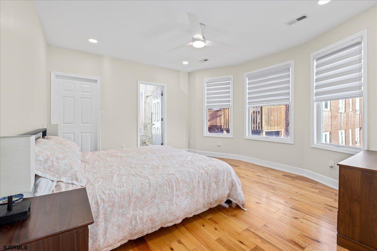 Ventnor, New Jersey 08406, United States, 6 Bedrooms Bedrooms, ,5 BathroomsBathrooms,Residential,Active,17359