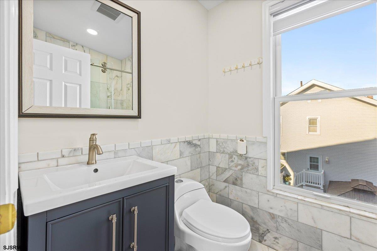 Ventnor, New Jersey 08406, United States, 6 Bedrooms Bedrooms, ,5 BathroomsBathrooms,Residential,Active,17359