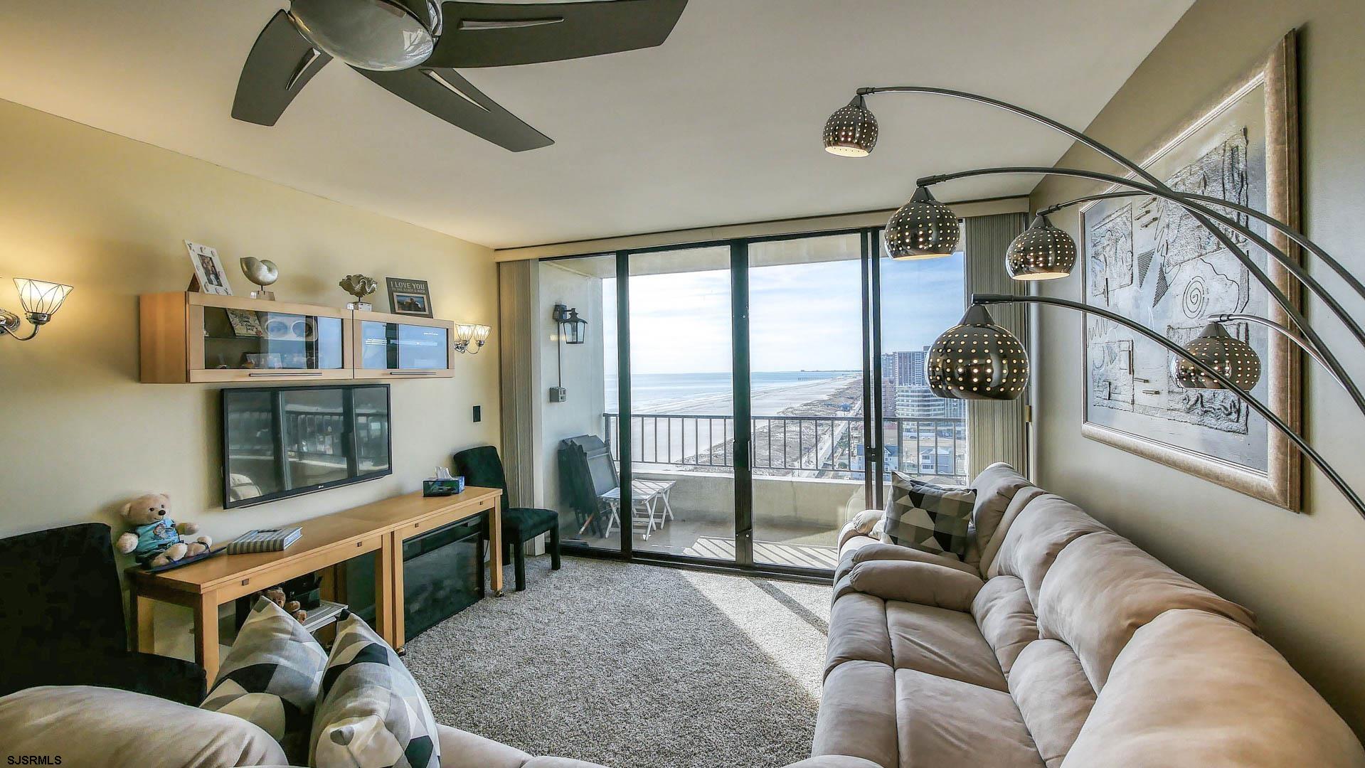Atlantic City, New Jersey 08401, United States, 1 Bedroom Bedrooms, ,2 BathroomsBathrooms,Residential,Pending,13997