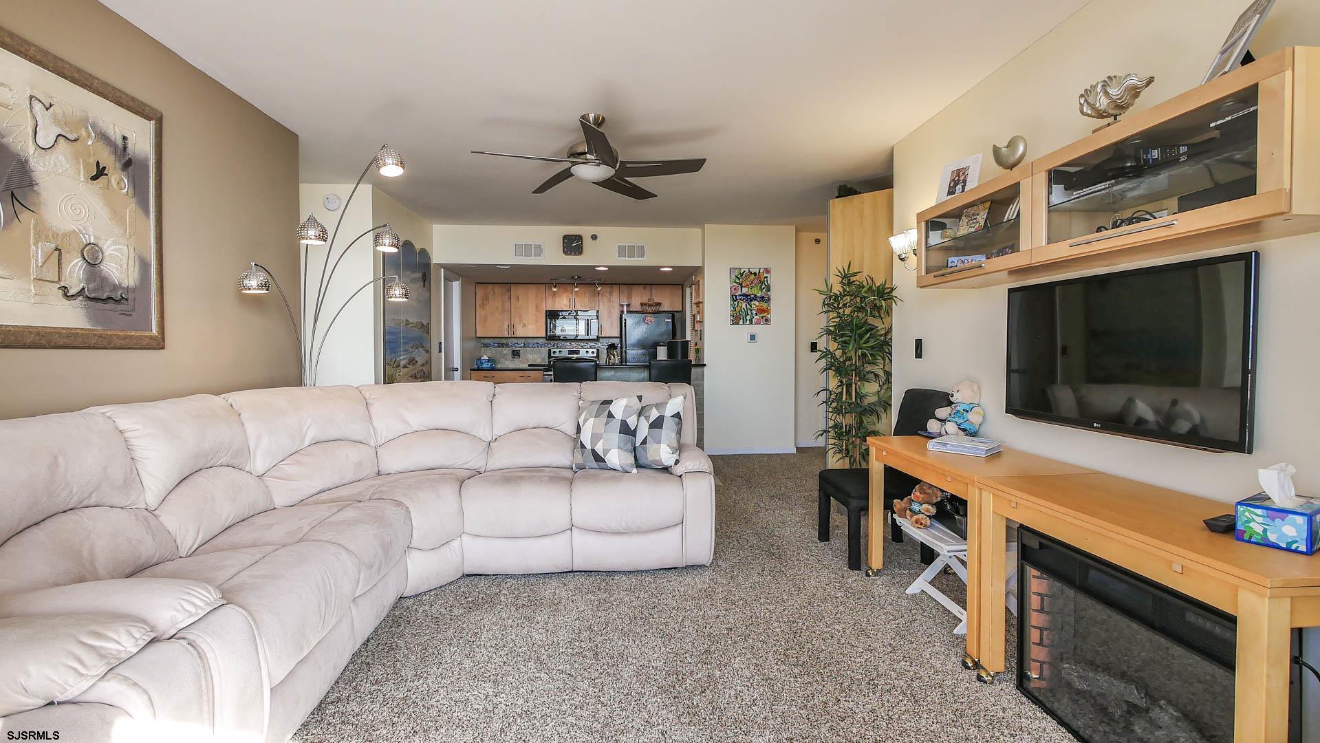 Atlantic City, New Jersey 08401, United States, 1 Bedroom Bedrooms, ,2 BathroomsBathrooms,Residential,Pending,13997