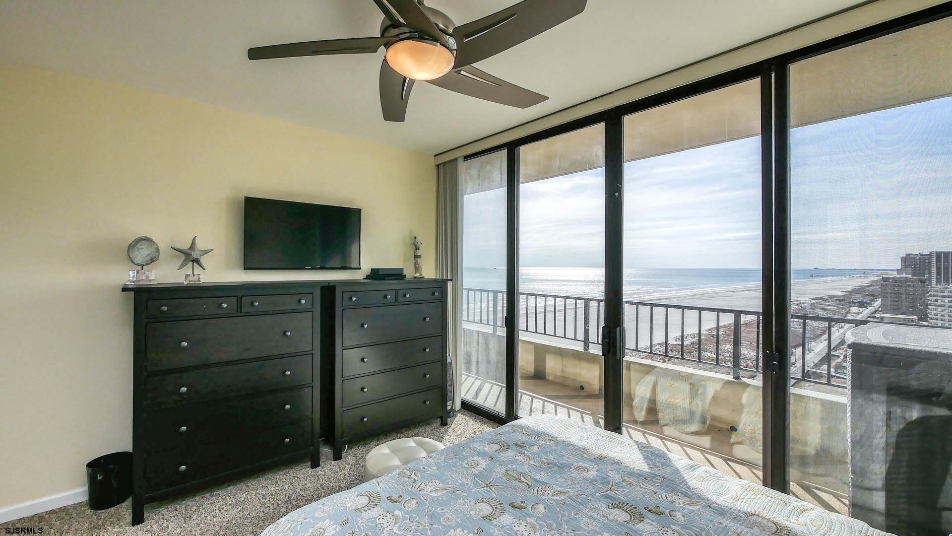 Atlantic City, New Jersey 08401, United States, 1 Bedroom Bedrooms, ,2 BathroomsBathrooms,Residential,Pending,13997