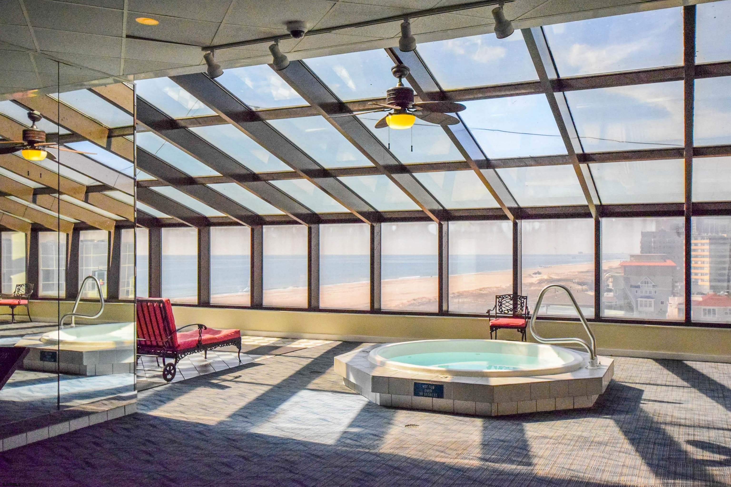 Atlantic City, New Jersey 08401, United States, 1 Bedroom Bedrooms, ,2 BathroomsBathrooms,Residential,Pending,13997