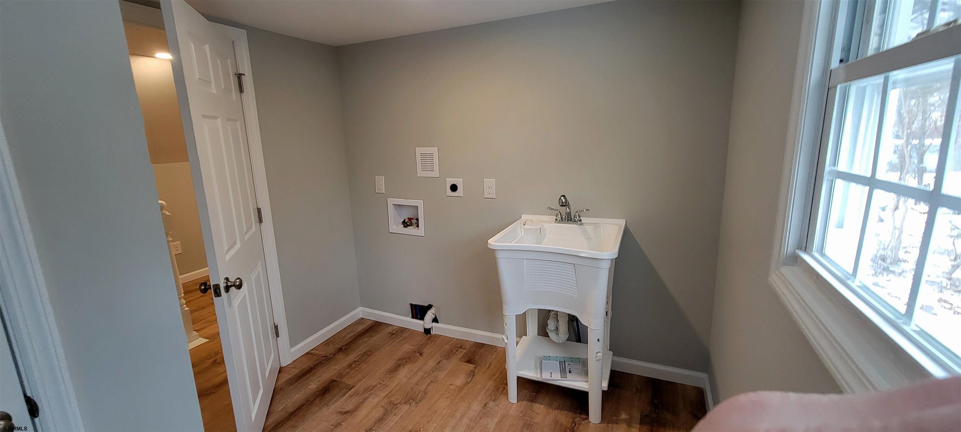 Egg Harbor Township, New Jersey 08234, United States, 4 Bedrooms Bedrooms, ,3 BathroomsBathrooms,Residential,Active,43528