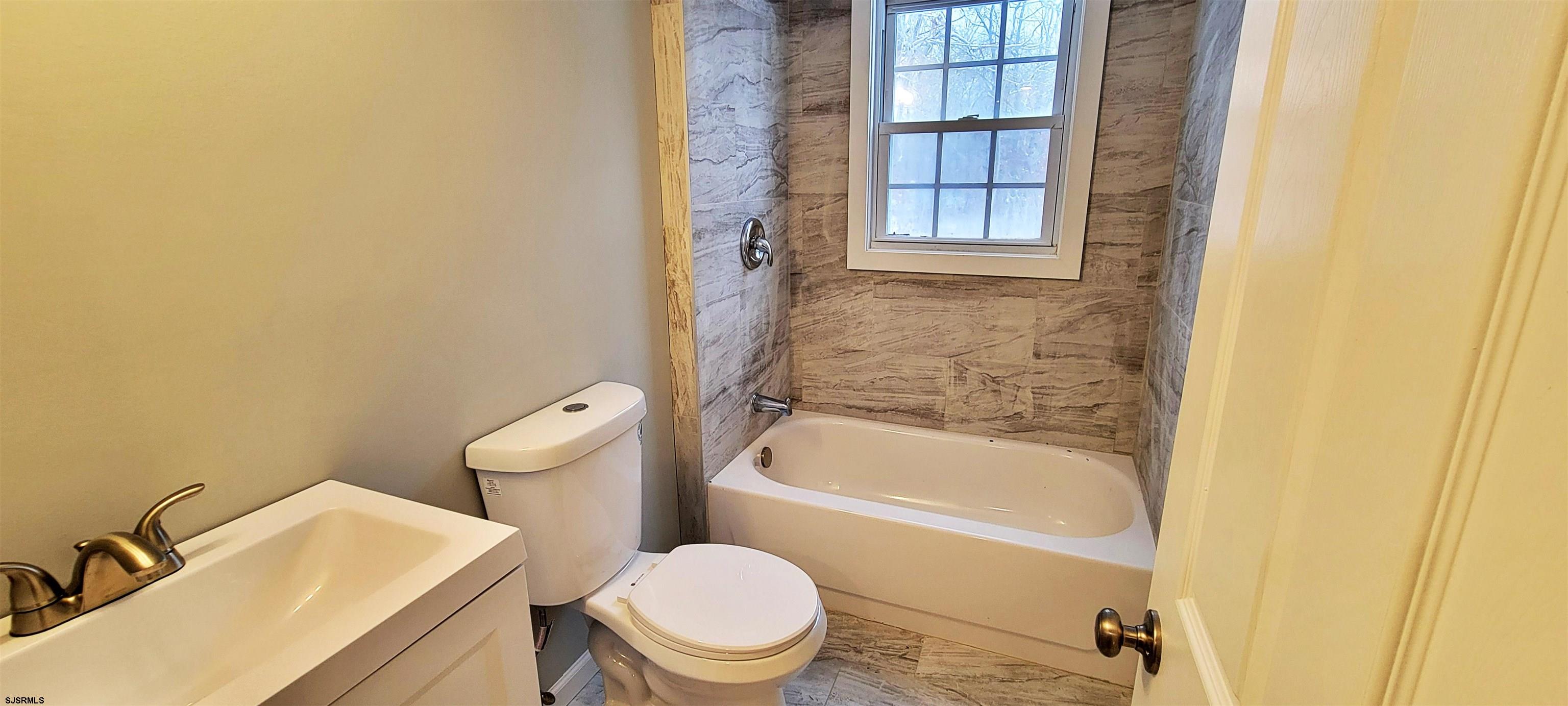 Egg Harbor Township, New Jersey 08234, United States, 4 Bedrooms Bedrooms, ,3 BathroomsBathrooms,Residential,Active,43528
