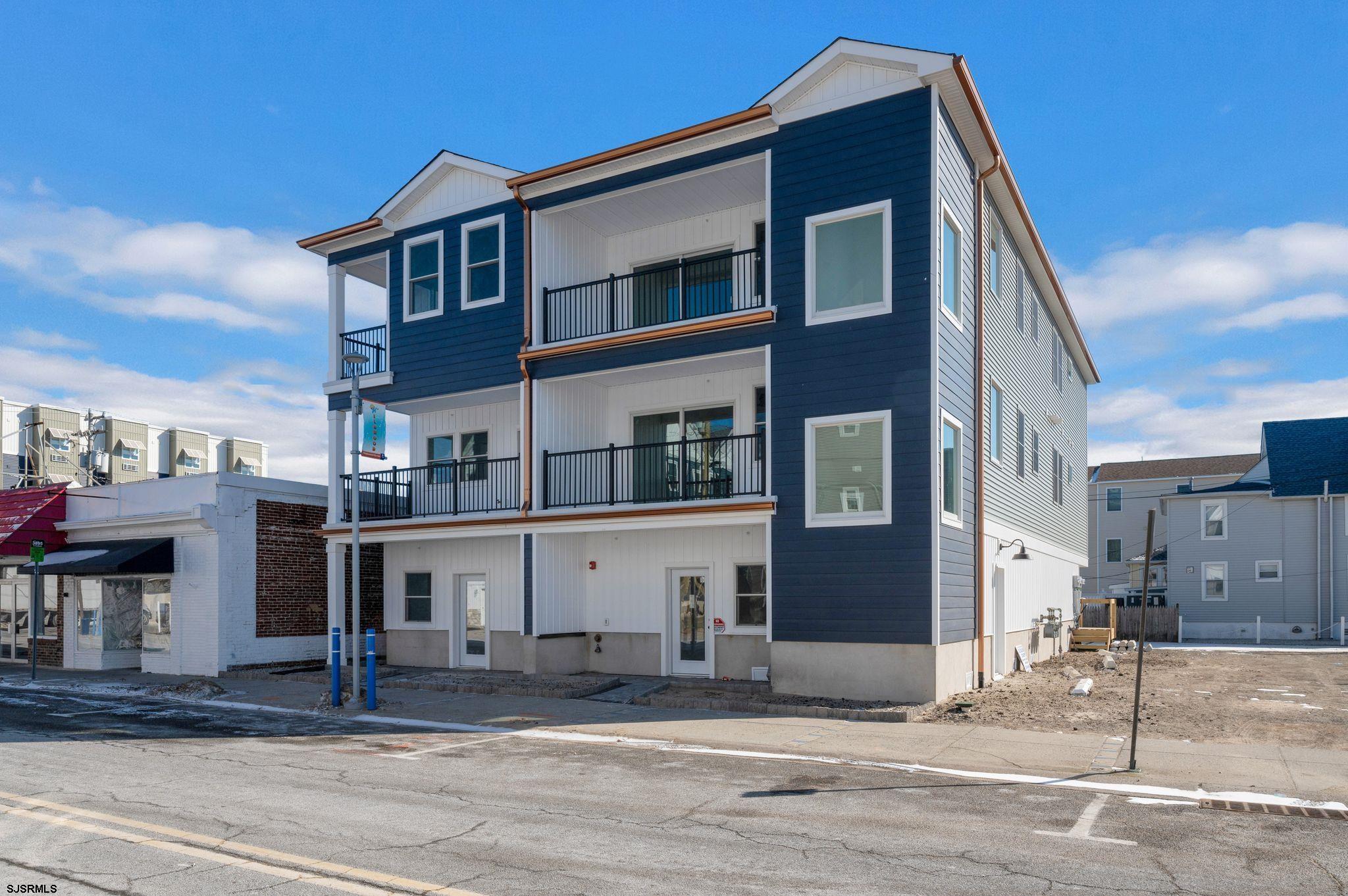 3719 Pacific Ave A first floor