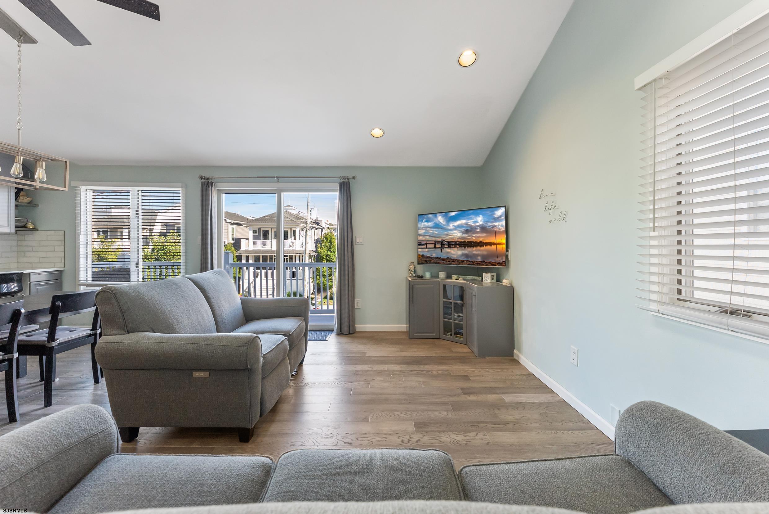 Ocean City, New Jersey 08226, United States, 3 Bedrooms Bedrooms, ,2 BathroomsBathrooms,Residential,Pending,201083