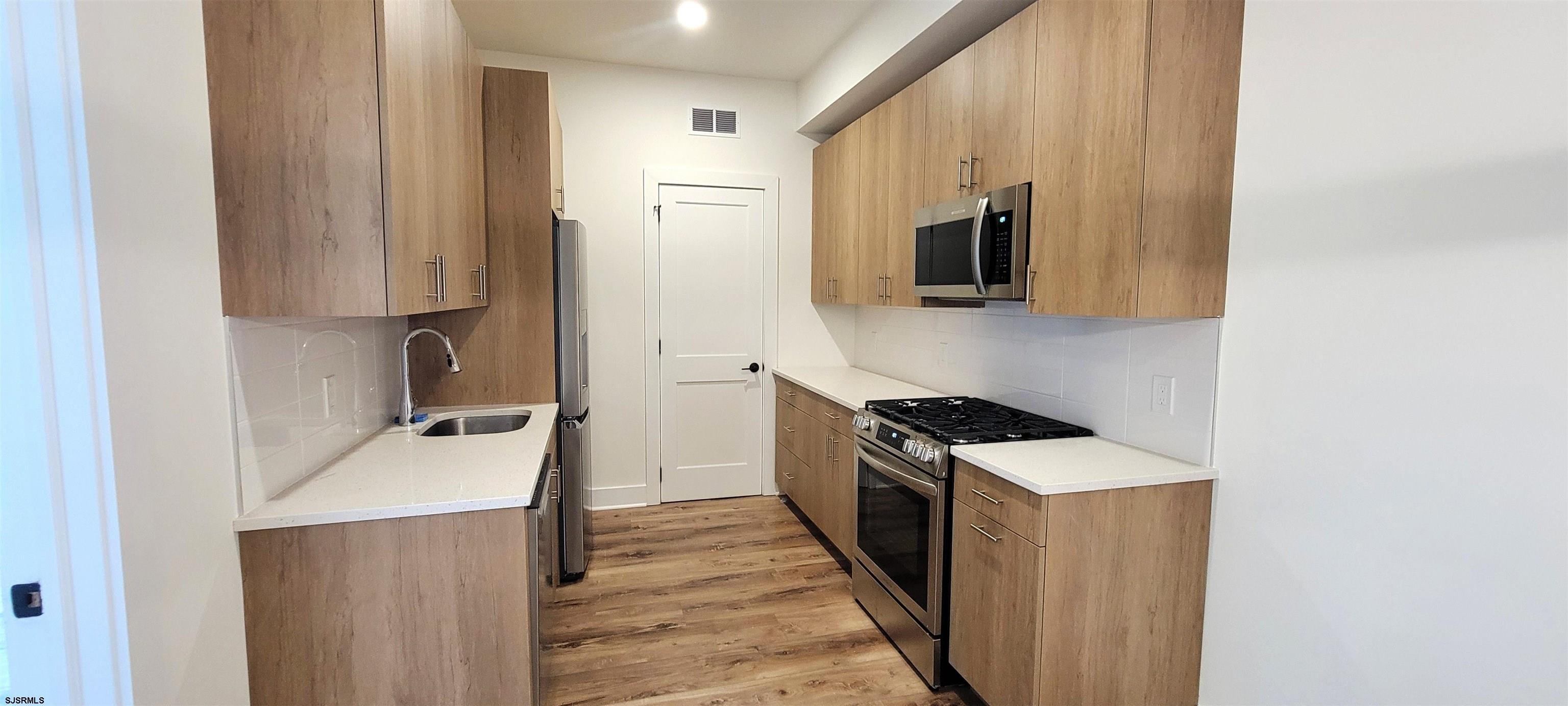 Atlantic City, New Jersey 08401, United States, 2 Bedrooms Bedrooms, ,1 BathroomBathrooms,Residential,Active,23613