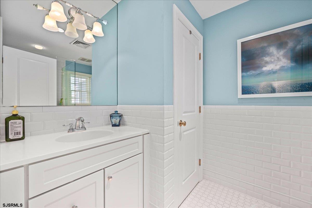 Margate, New Jersey 08402, United States, 5 Bedrooms Bedrooms, ,5 BathroomsBathrooms,Residential,Active,181825