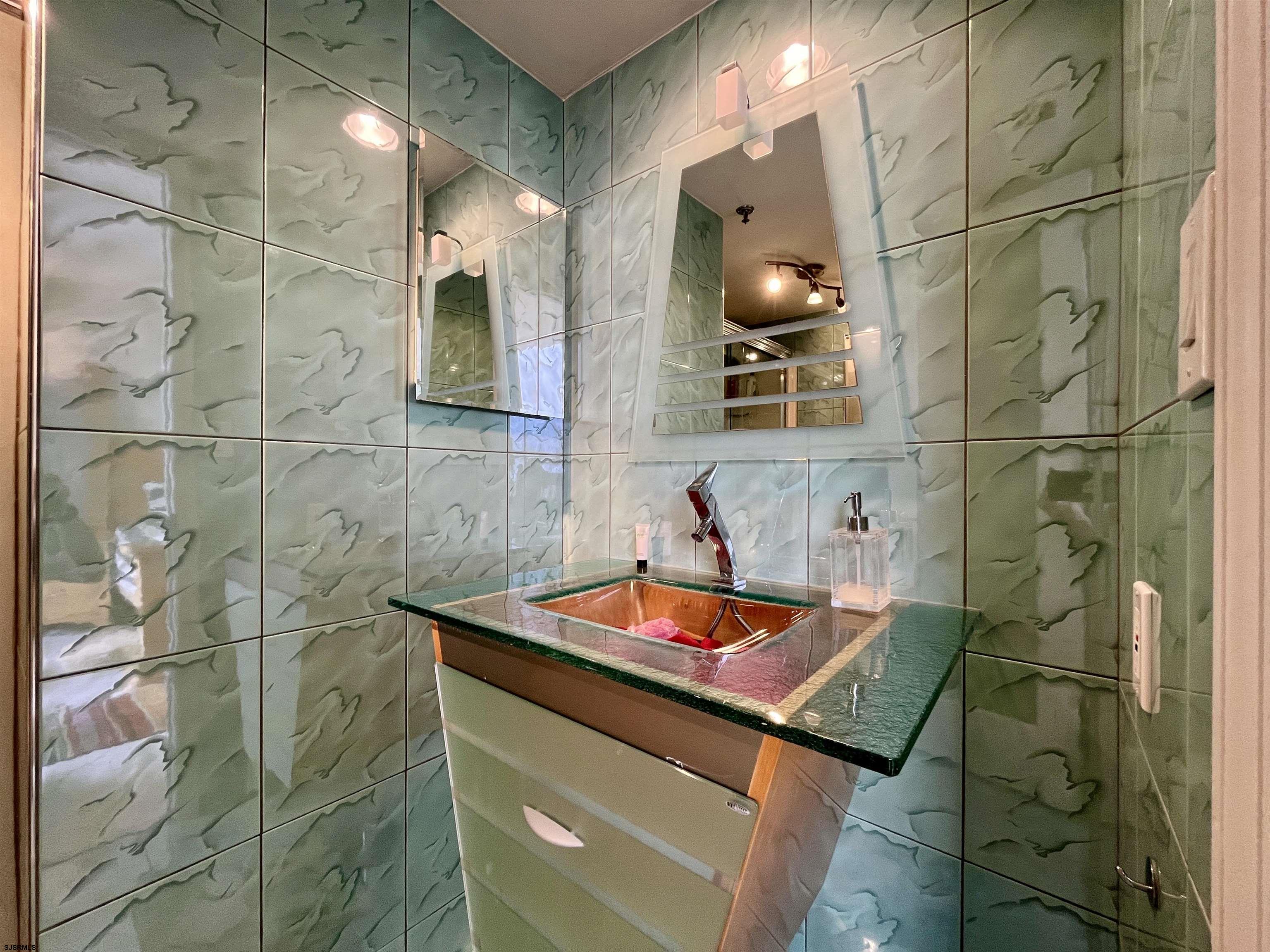 Atlantic City, New Jersey 08401, United States, 2 Bedrooms Bedrooms, ,2 BathroomsBathrooms,Residential,Active,123911