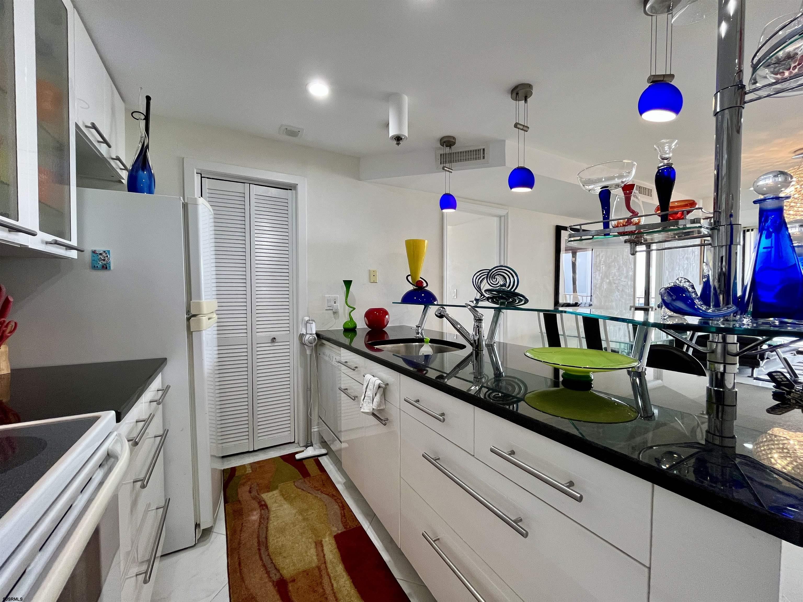 Atlantic City, New Jersey 08401, United States, 2 Bedrooms Bedrooms, ,2 BathroomsBathrooms,Residential,Active,123911