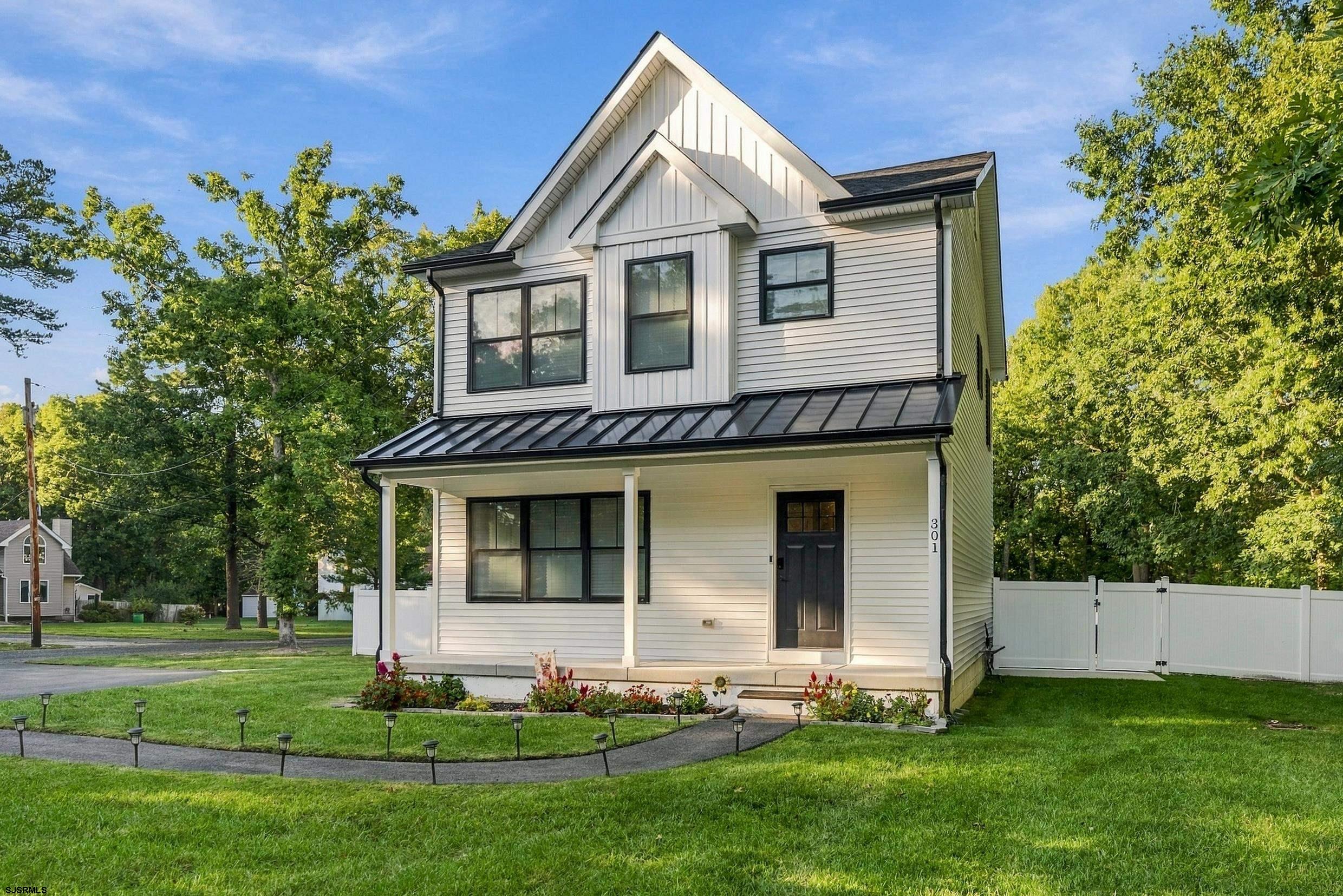 301 E Elm