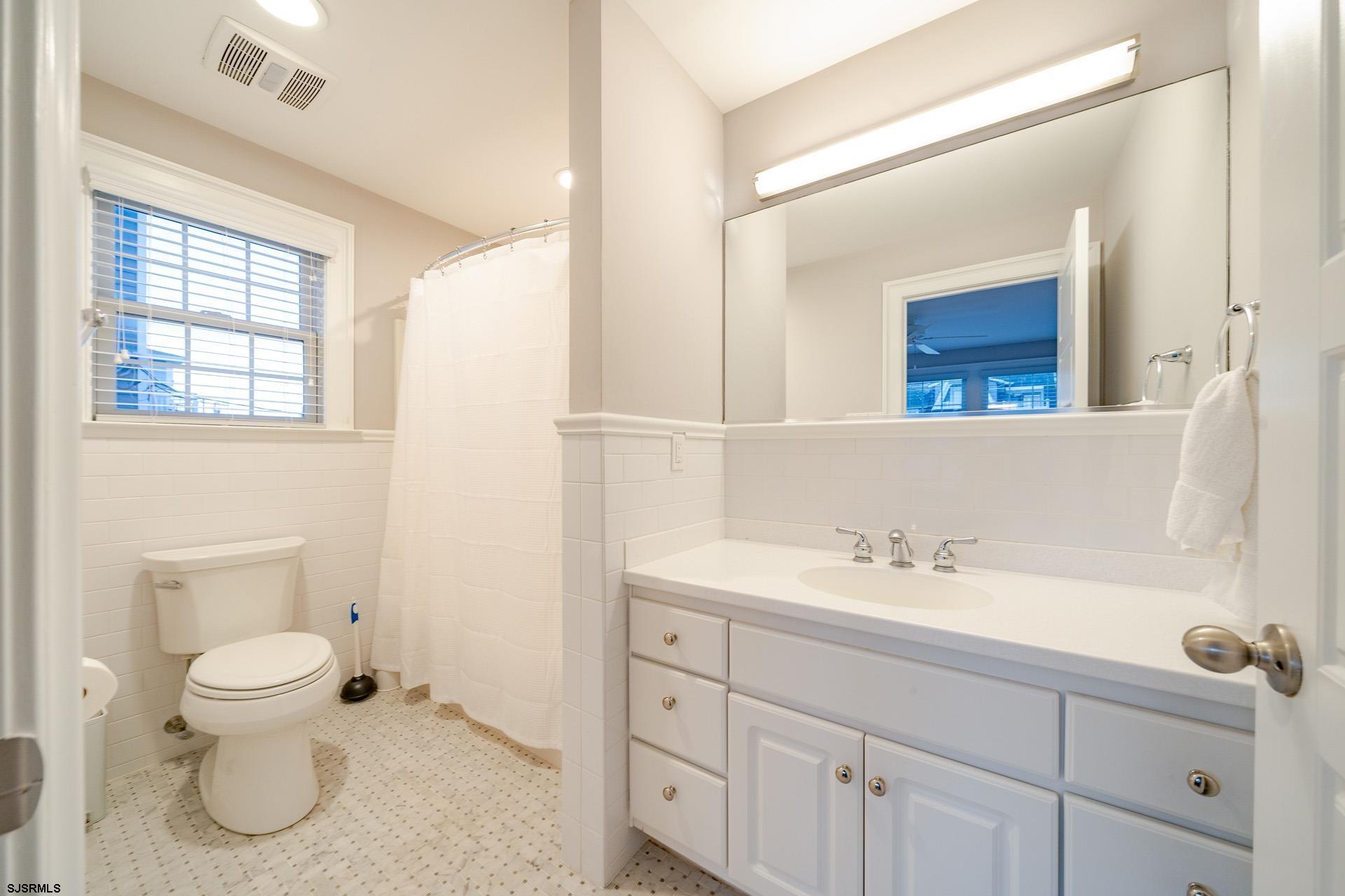 Ocean City, New Jersey 08226, United States, 6 Bedrooms Bedrooms, ,7 BathroomsBathrooms,Residential,Pending,16040