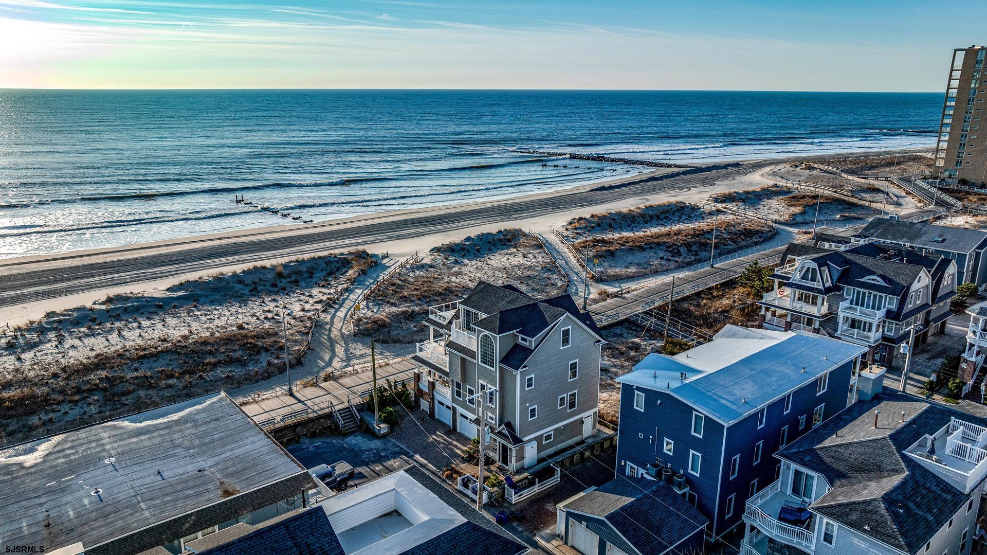 Ocean City, New Jersey 08226, United States, 6 Bedrooms Bedrooms, ,7 BathroomsBathrooms,Residential,Pending,16040