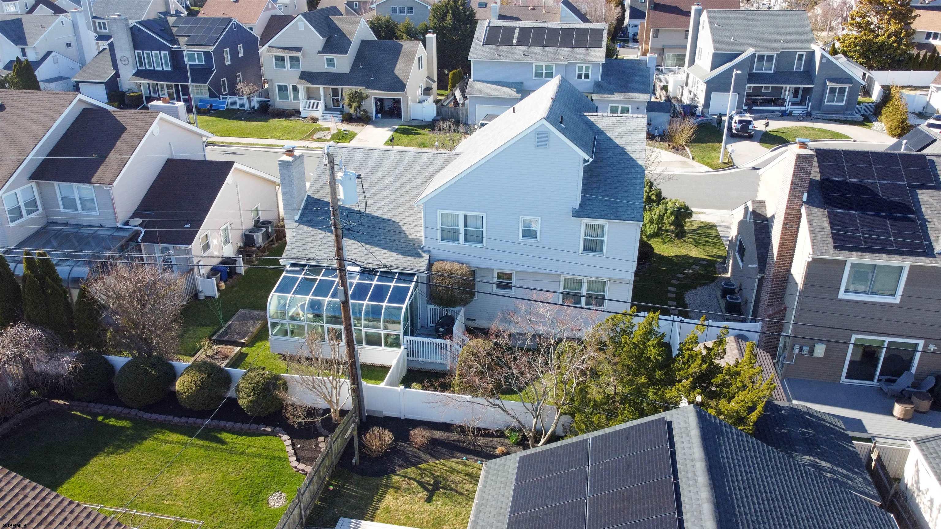 24 Harbor Ln