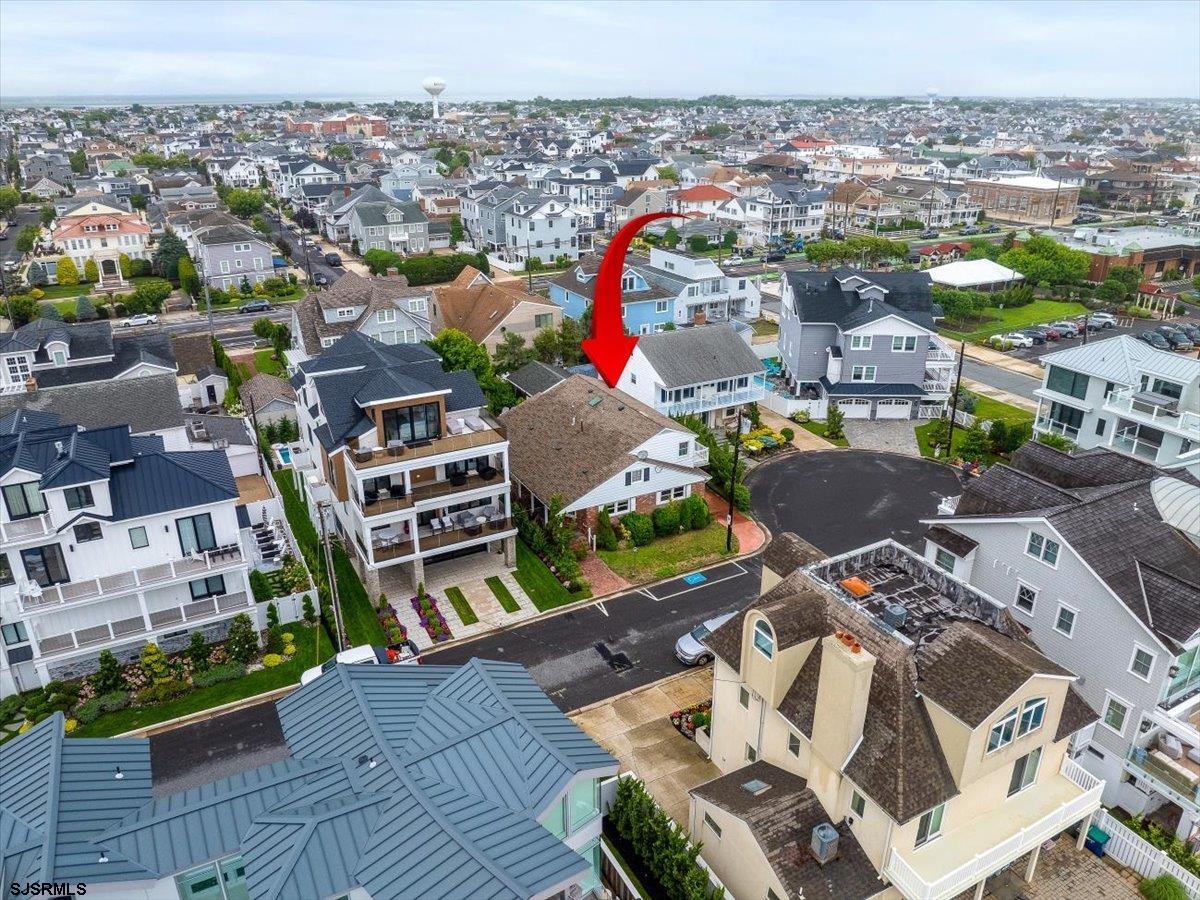 3 Dolphin Dr