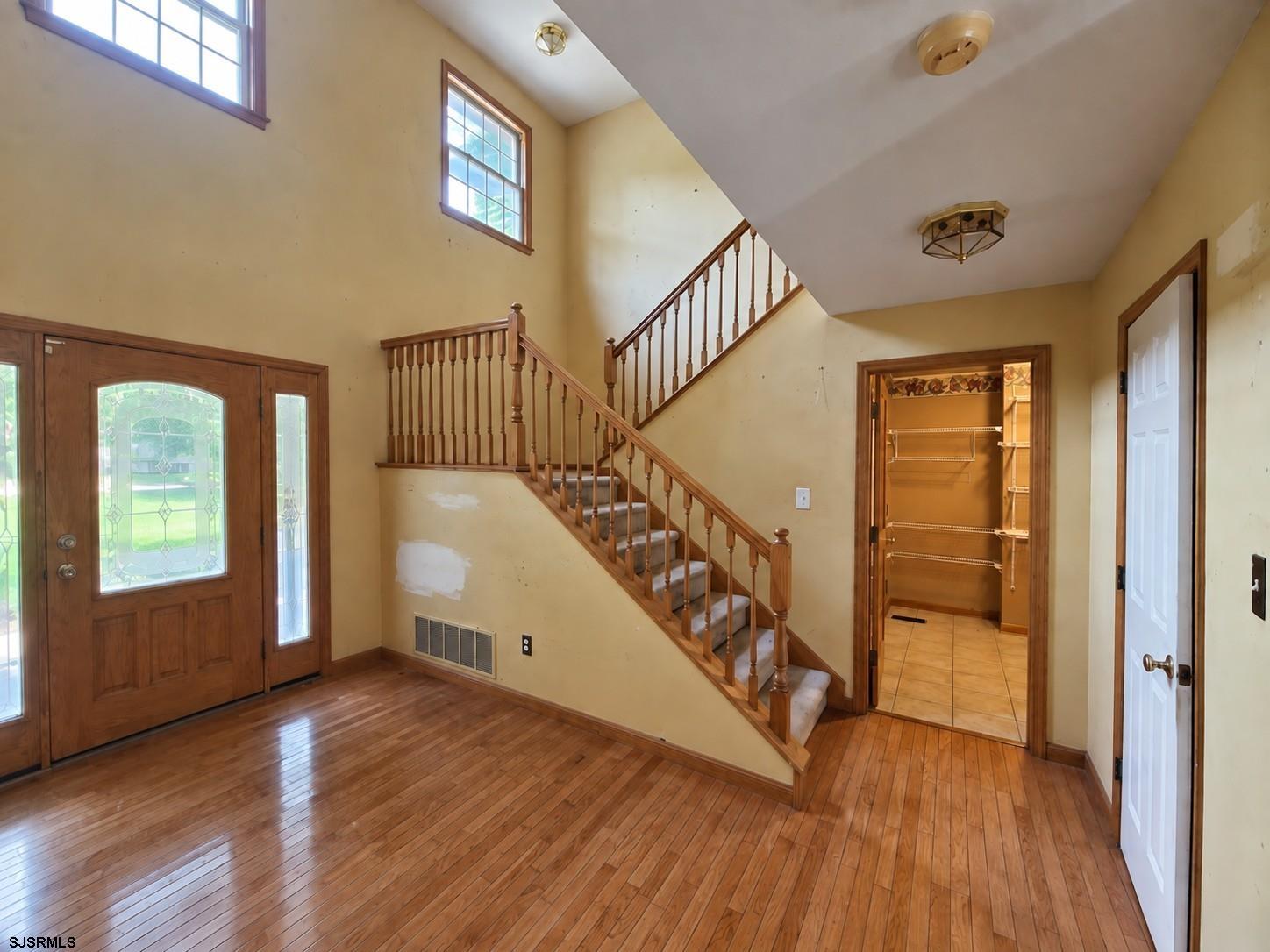 200 Shady Knoll Ln
