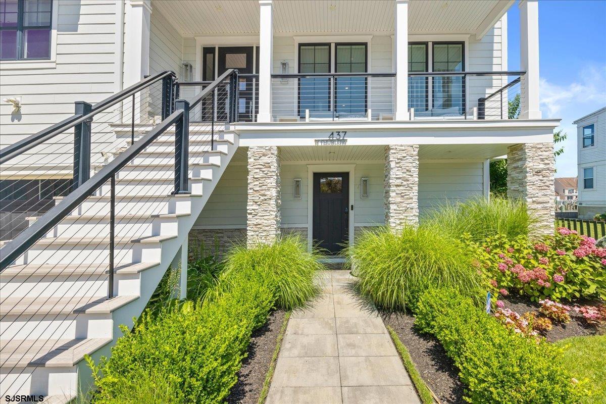 437 N Thurlow