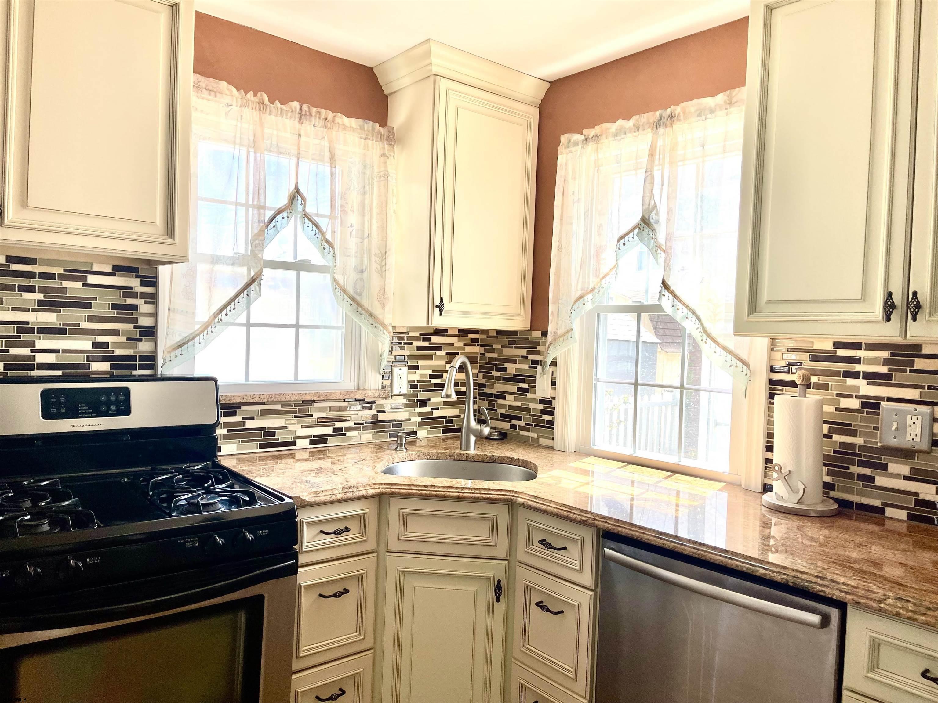 Margate, New Jersey 08402, United States, 2 Bedrooms Bedrooms, ,2 BathroomsBathrooms,Residential,Active,77182