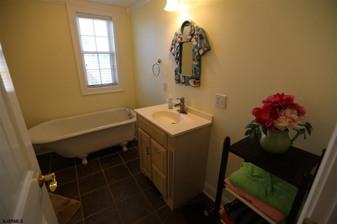 Ventnor, New Jersey 08406, United States, 5 Bedrooms Bedrooms, ,4 BathroomsBathrooms,Residential,Active,38876