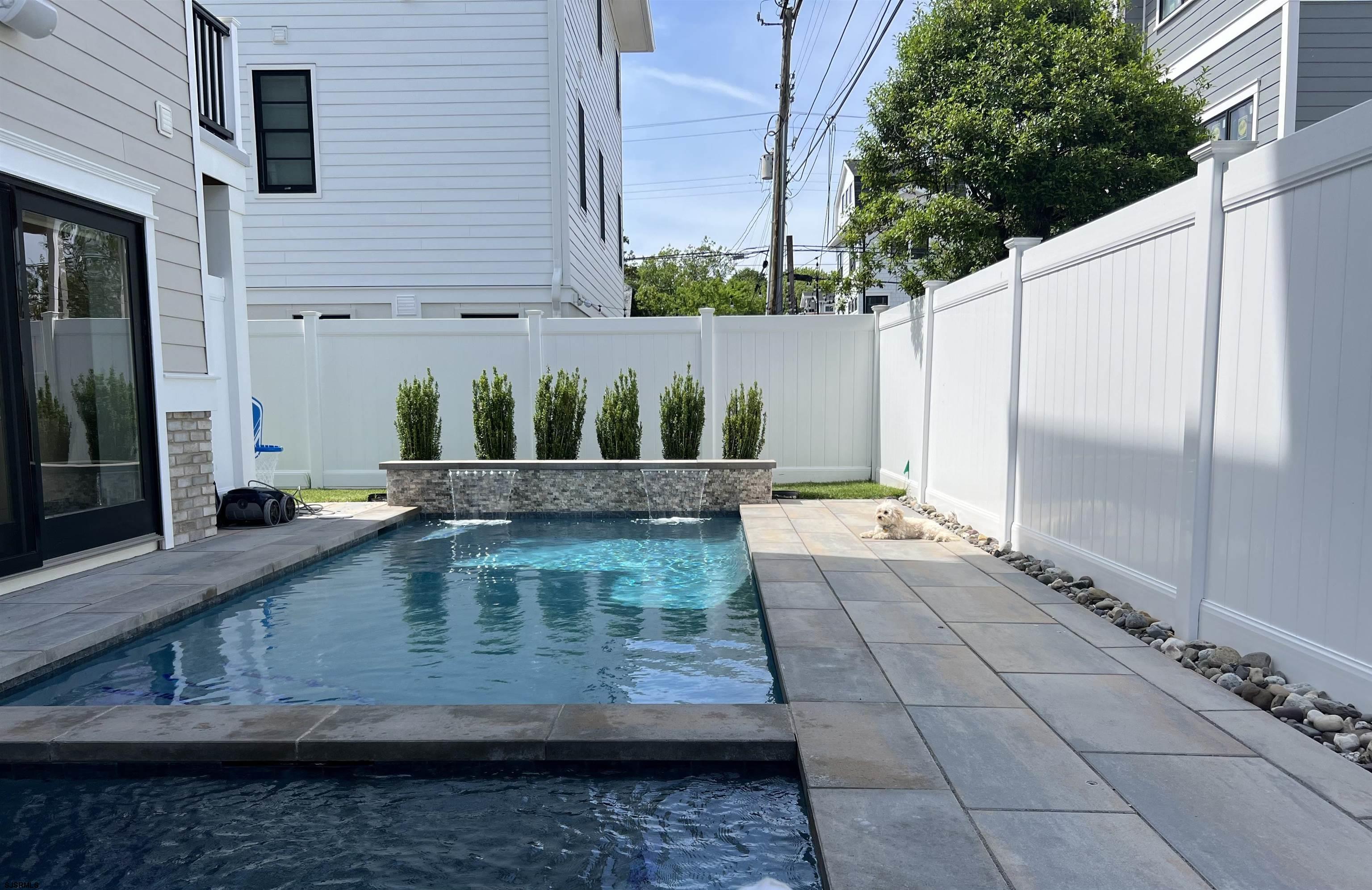 Margate, New Jersey 08402, United States, 6 Bedrooms Bedrooms, ,5 BathroomsBathrooms,Residential,Active,89470