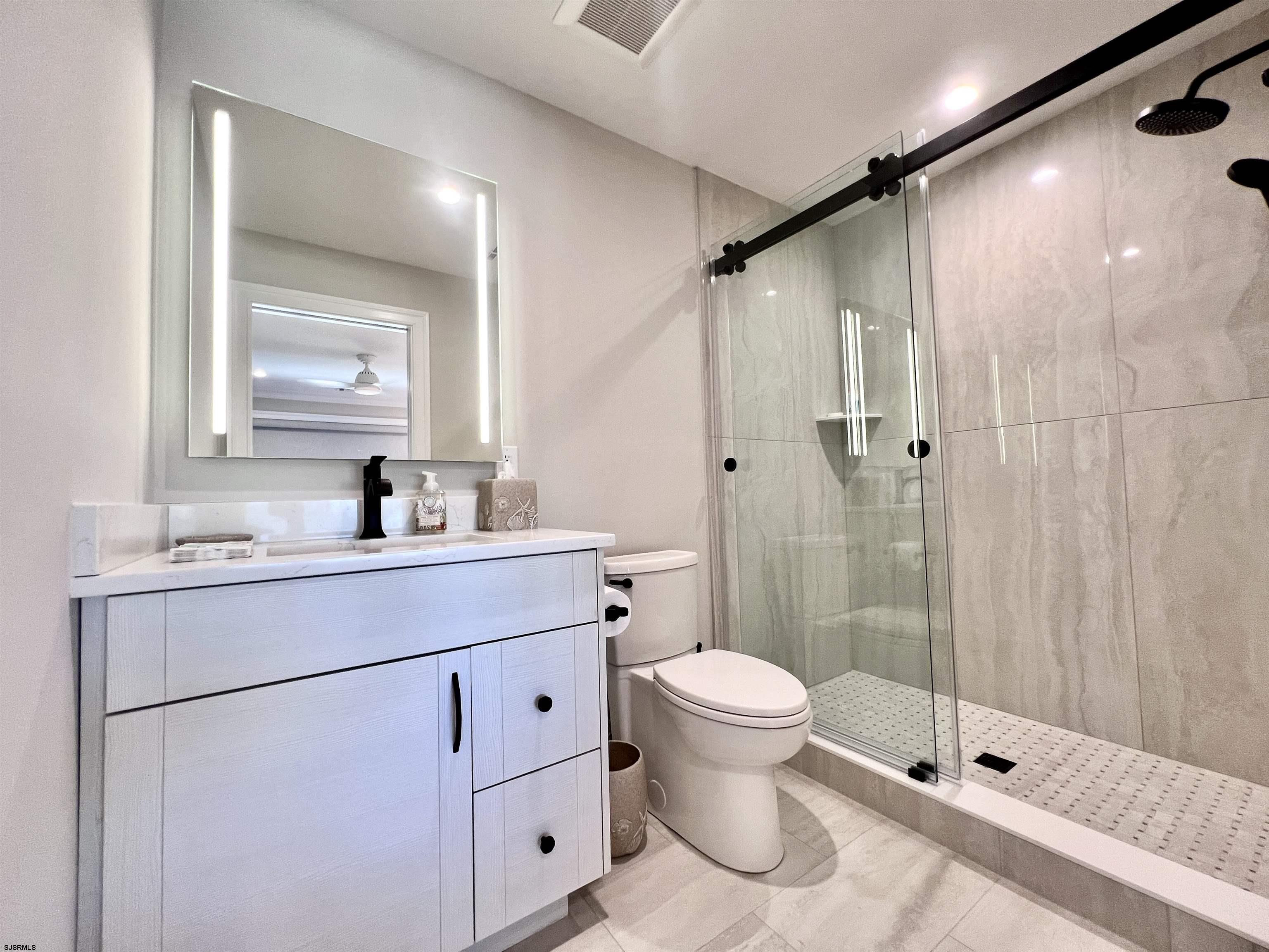 Margate, New Jersey 08402, United States, 6 Bedrooms Bedrooms, ,5 BathroomsBathrooms,Residential,Active,89470