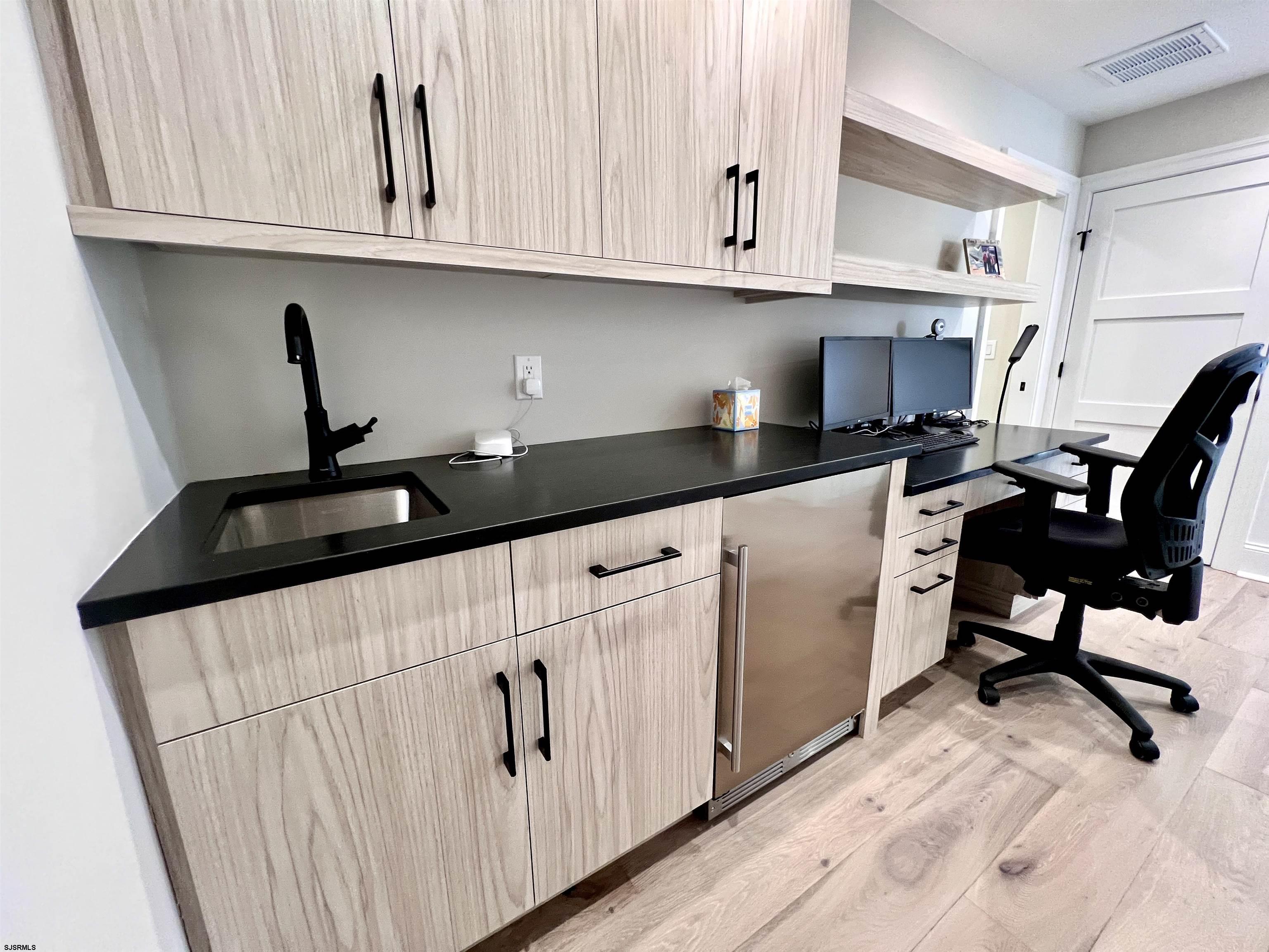 Margate, New Jersey 08402, United States, 6 Bedrooms Bedrooms, ,5 BathroomsBathrooms,Residential,Active,89470