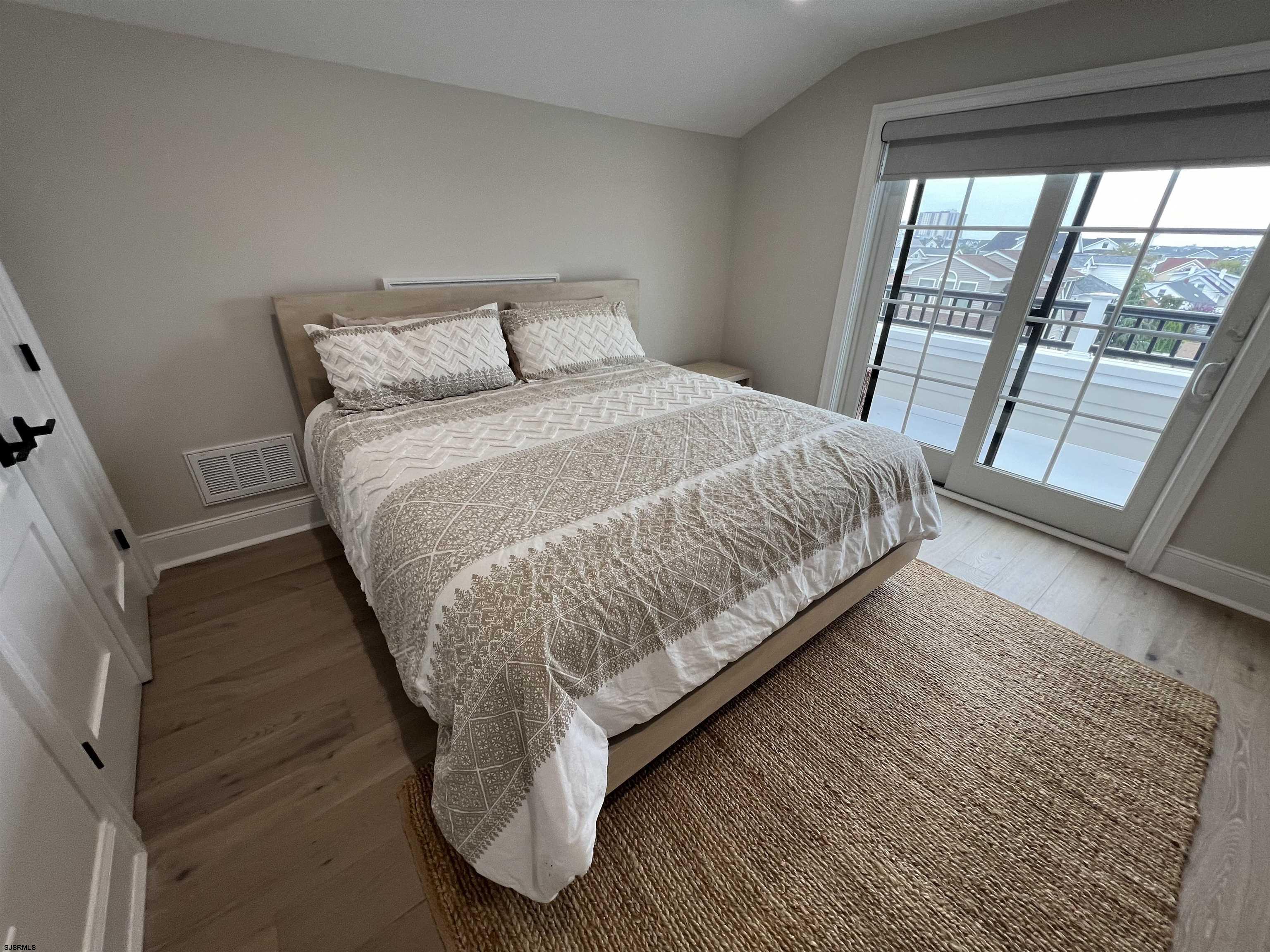 Margate, New Jersey 08402, United States, 6 Bedrooms Bedrooms, ,5 BathroomsBathrooms,Residential,Active,89470