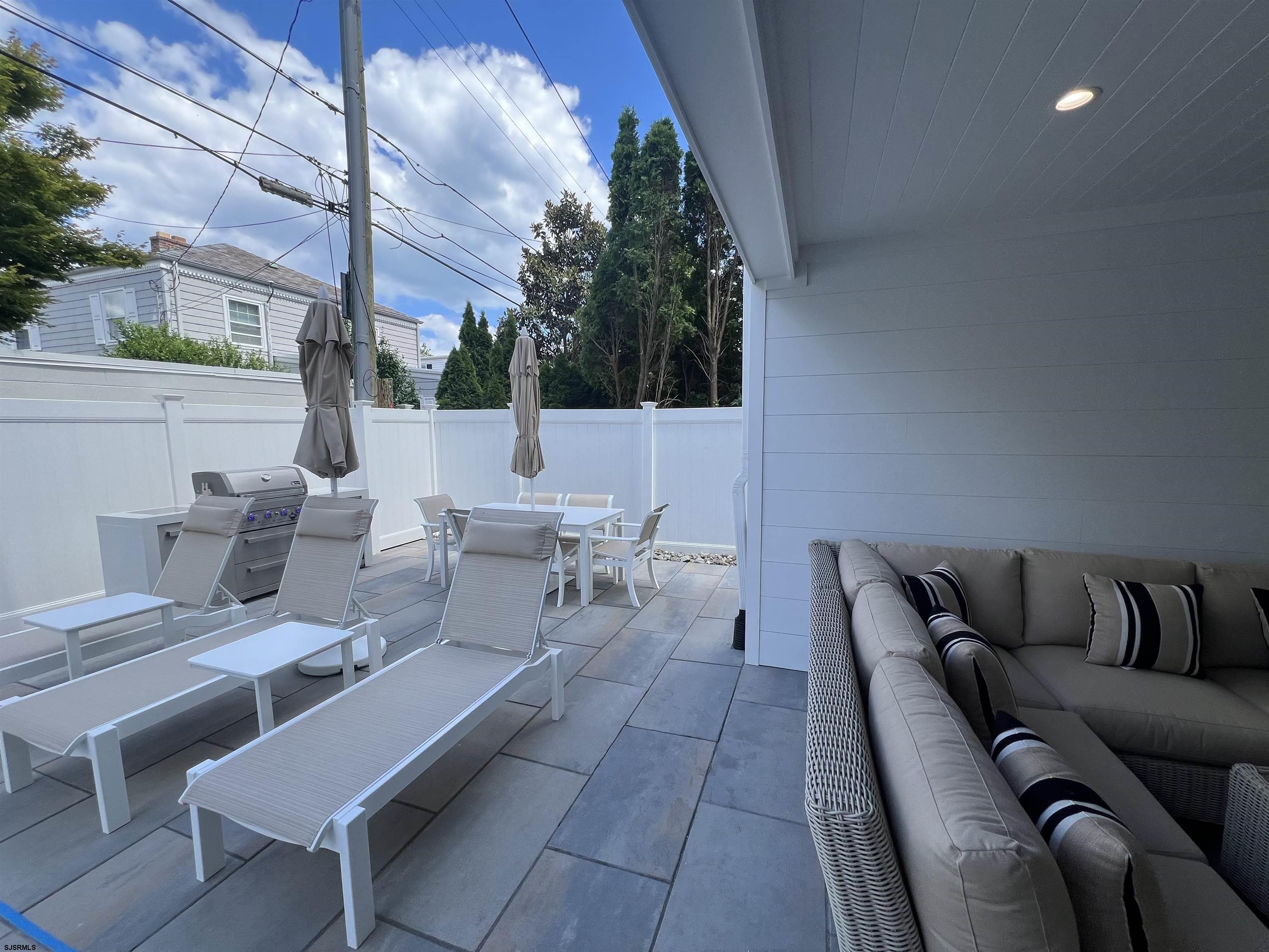 Margate, New Jersey 08402, United States, 6 Bedrooms Bedrooms, ,5 BathroomsBathrooms,Residential,Active,89470