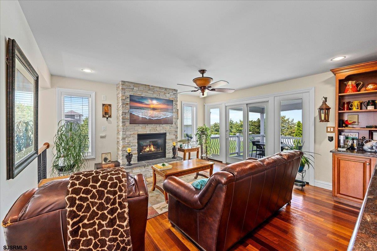 Ventnor, New Jersey 08406, United States, 4 Bedrooms Bedrooms, ,4 BathroomsBathrooms,Residential,Active,200125