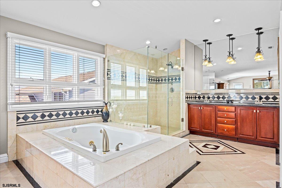 Ventnor, New Jersey 08406, United States, 4 Bedrooms Bedrooms, ,4 BathroomsBathrooms,Residential,Active,200125