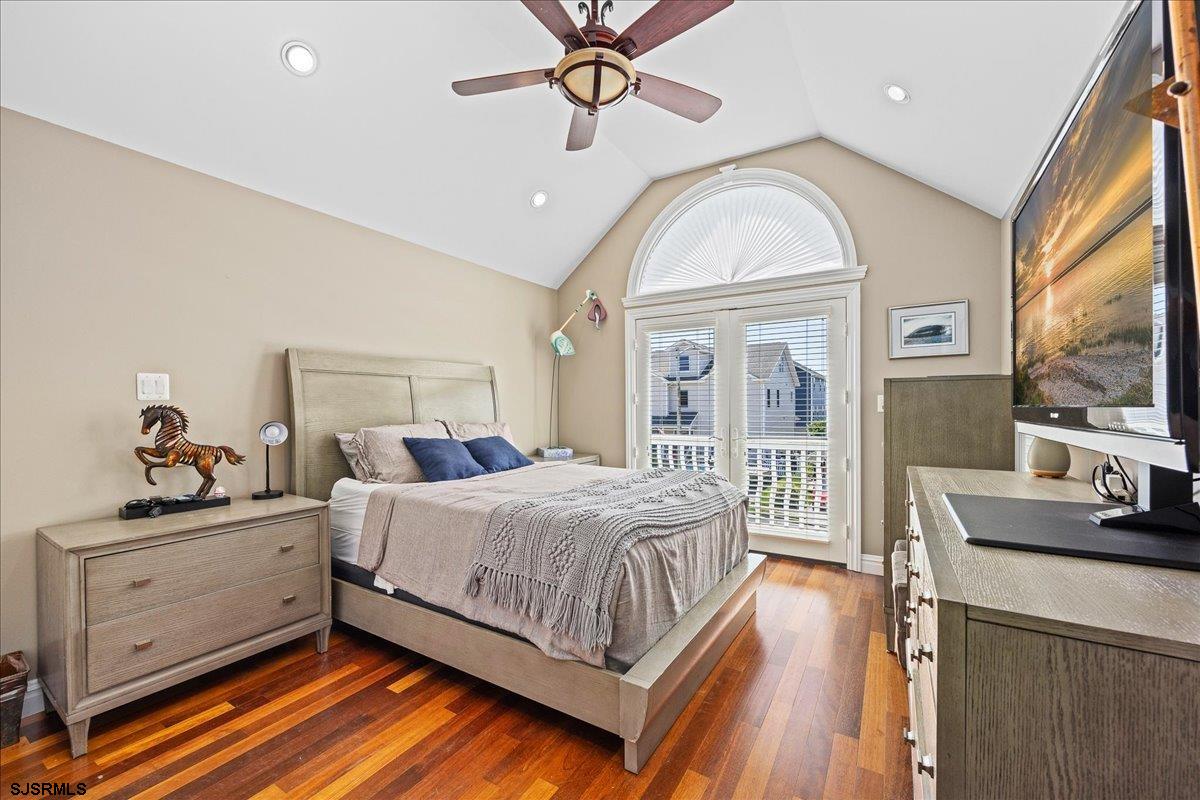 Ventnor, New Jersey 08406, United States, 4 Bedrooms Bedrooms, ,4 BathroomsBathrooms,Residential,Active,200125