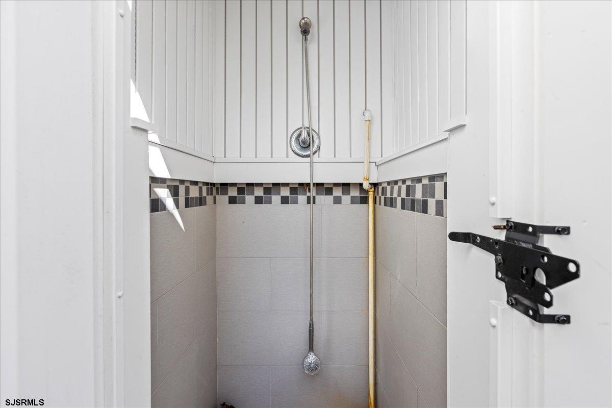 Margate, New Jersey 08402, United States, 5 Bedrooms Bedrooms, ,4 BathroomsBathrooms,Residential,Active,87549