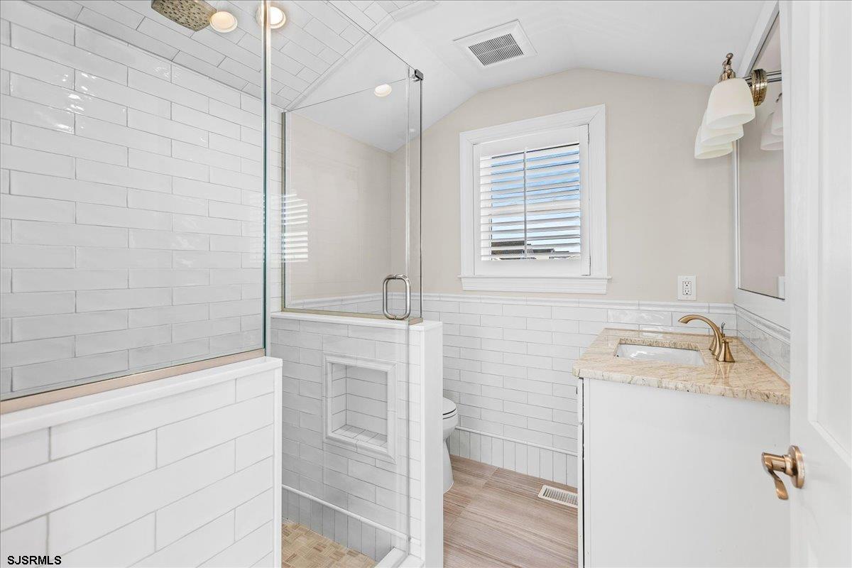 Margate, New Jersey 08402, United States, 5 Bedrooms Bedrooms, ,4 BathroomsBathrooms,Residential,Active,87549