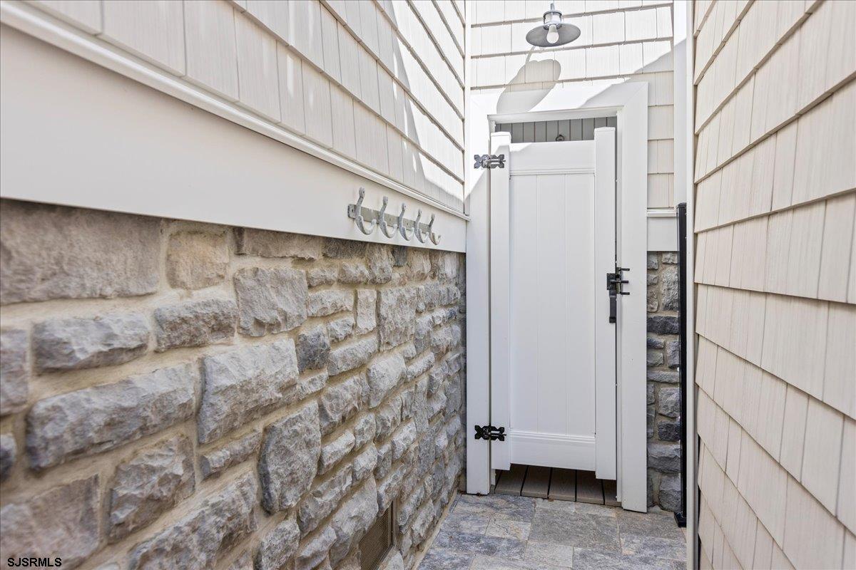 Margate, New Jersey 08402, United States, 5 Bedrooms Bedrooms, ,4 BathroomsBathrooms,Residential,Active,87549