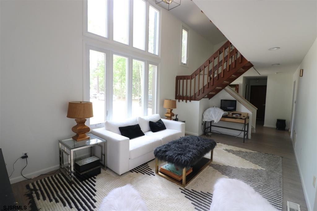 200 Linda Ln