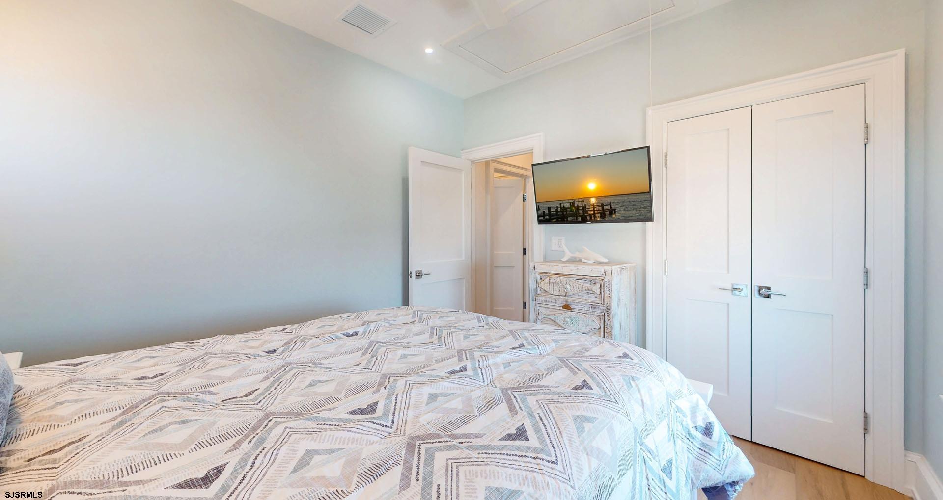 Ocean City, New Jersey 08226, United States, 3 Bedrooms Bedrooms, ,2 BathroomsBathrooms,Residential,Pending,198399