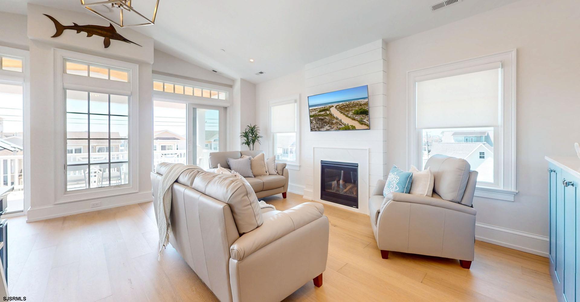 Ocean City, New Jersey 08226, United States, 3 Bedrooms Bedrooms, ,2 BathroomsBathrooms,Residential,Pending,198399