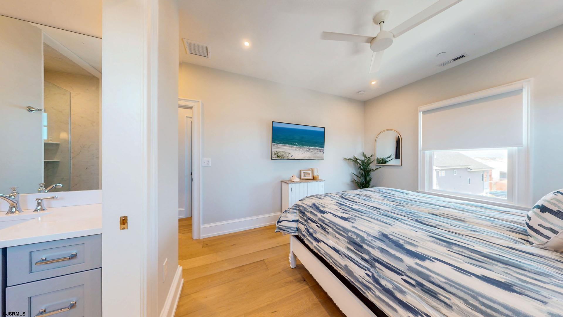 Ocean City, New Jersey 08226, United States, 3 Bedrooms Bedrooms, ,2 BathroomsBathrooms,Residential,Pending,198399