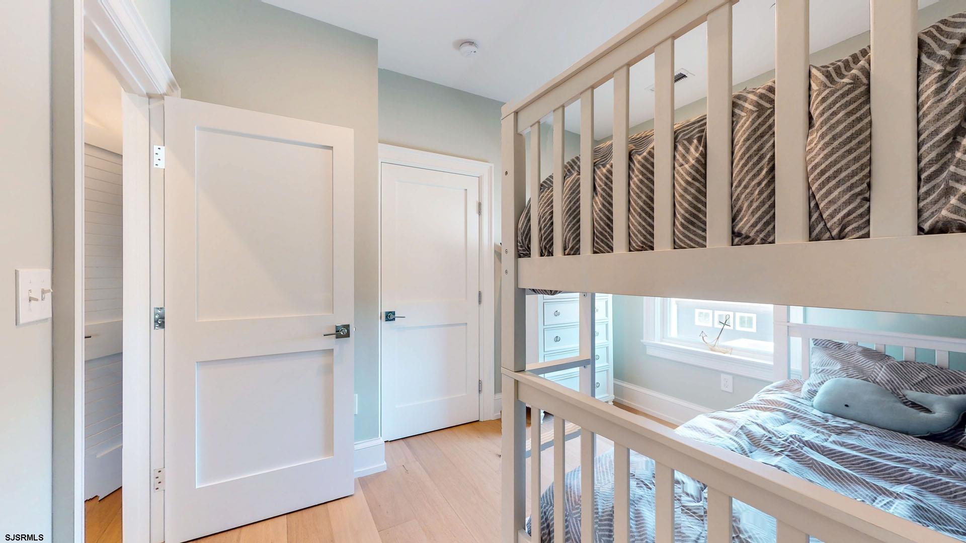 Ocean City, New Jersey 08226, United States, 3 Bedrooms Bedrooms, ,2 BathroomsBathrooms,Residential,Pending,198399