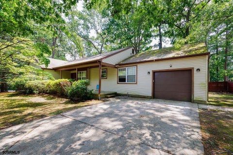 Photo of 500 Arbor Ct, Galloway Township, NJ 08205 (MLS # 610266)
