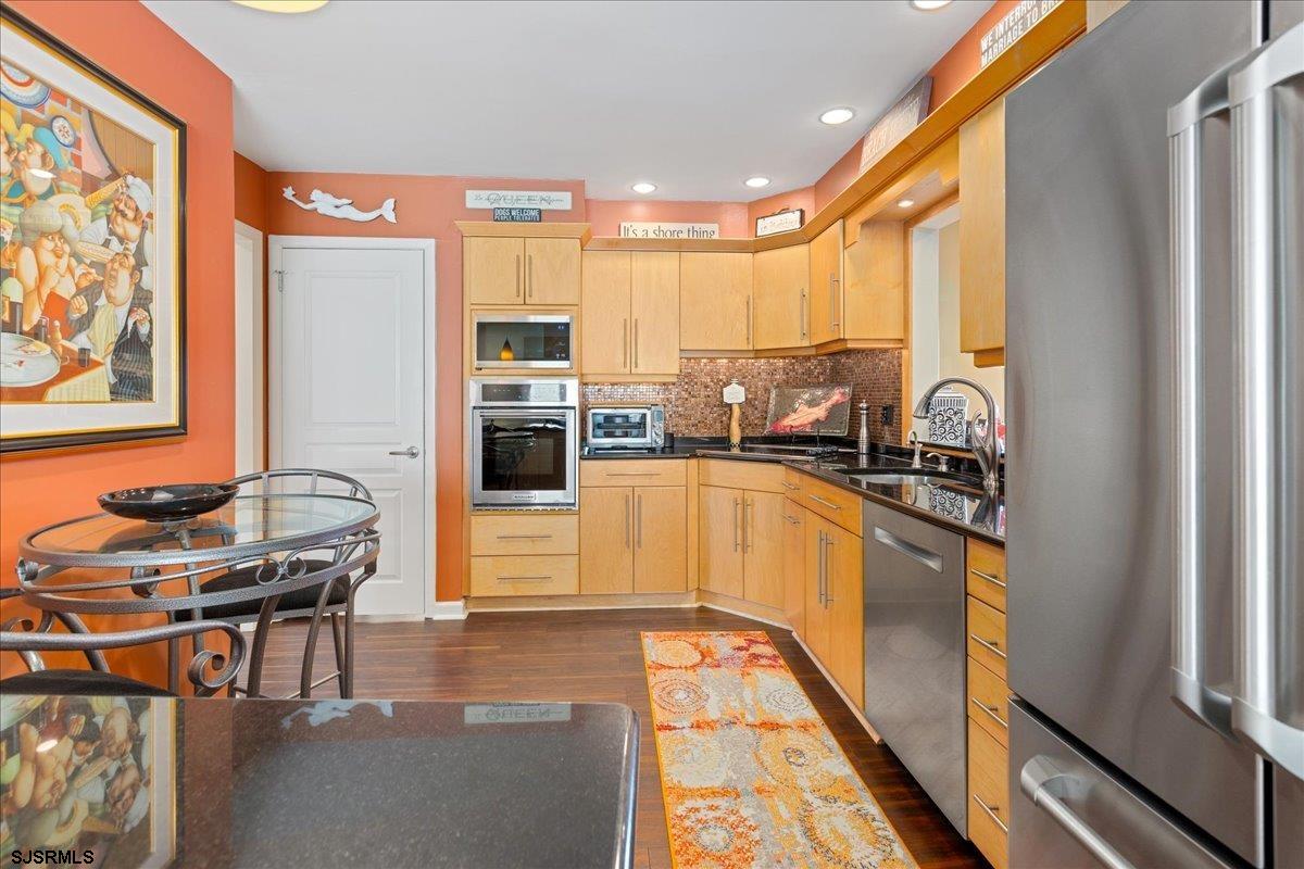 Margate, New Jersey 08402, United States, 4 Bedrooms Bedrooms, ,3 BathroomsBathrooms,Residential,Pending,6360