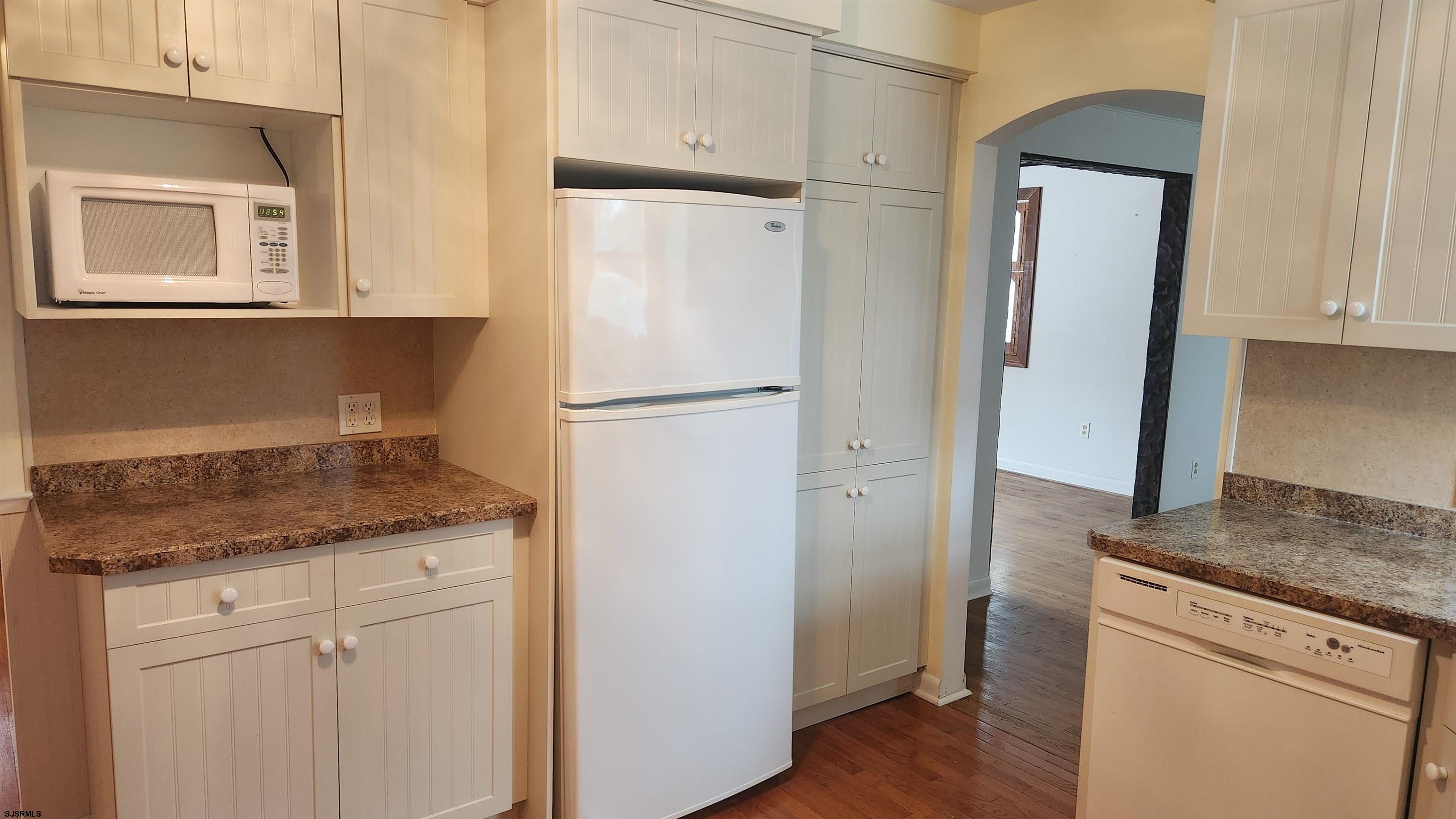 Northfield, New Jersey 08225, United States, 4 Bedrooms Bedrooms, ,3 BathroomsBathrooms,Residential,Pending,15180