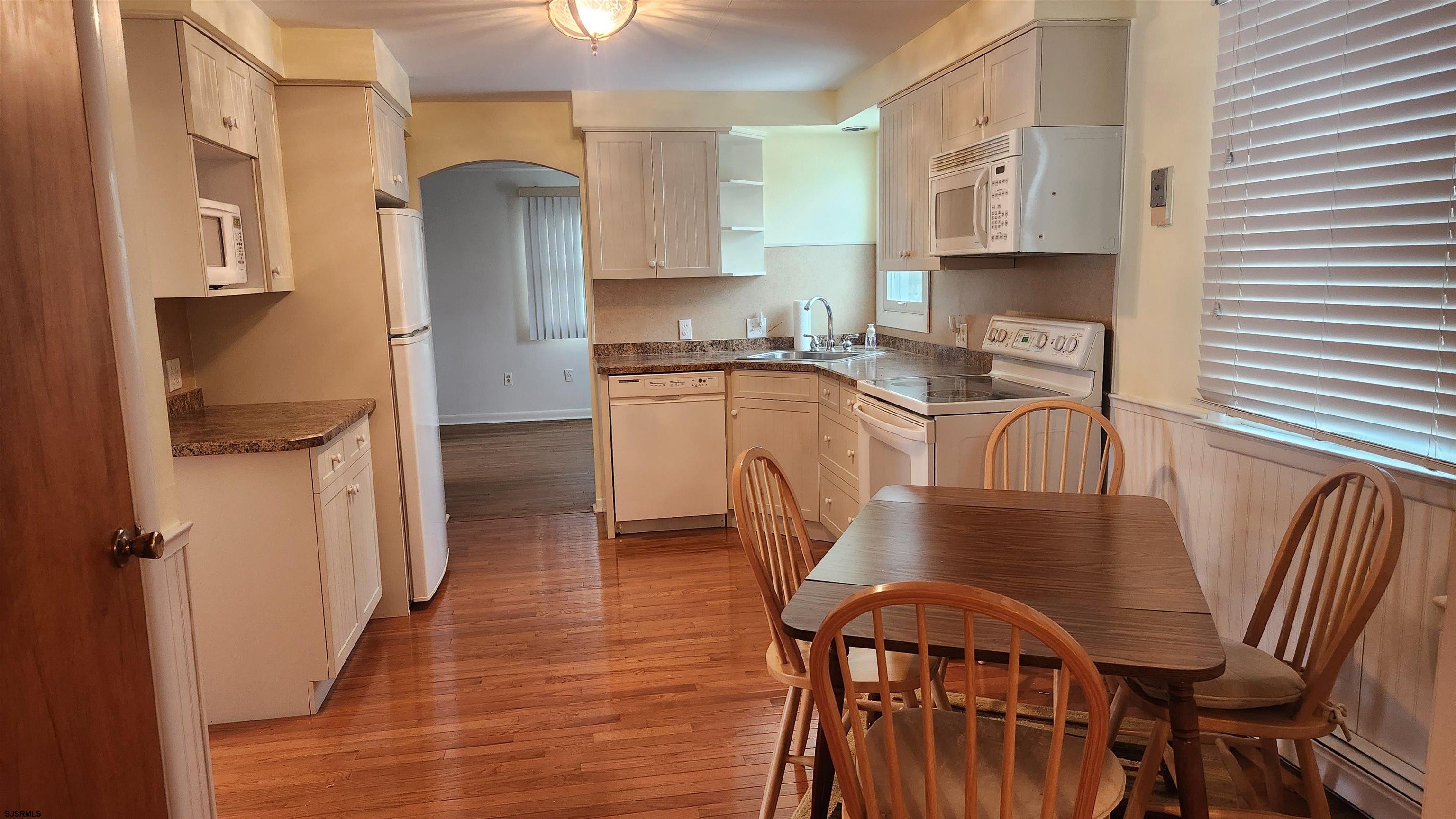 Northfield, New Jersey 08225, United States, 4 Bedrooms Bedrooms, ,3 BathroomsBathrooms,Residential,Pending,15180