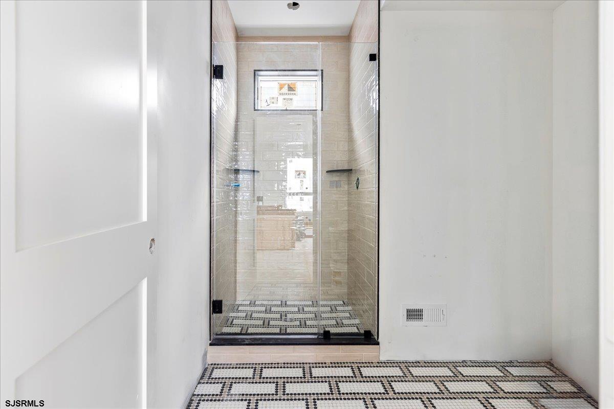 Longport, New Jersey 08403, United States, 6 Bedrooms Bedrooms, ,5 BathroomsBathrooms,Residential,Active,103754