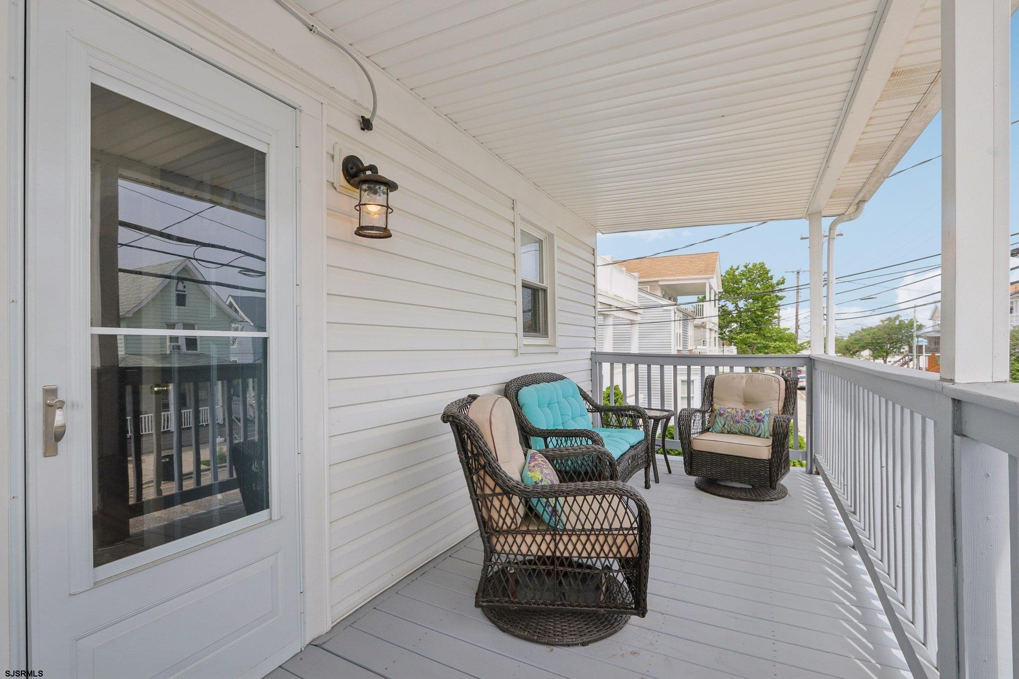 148 E Burke  Unit 3 3