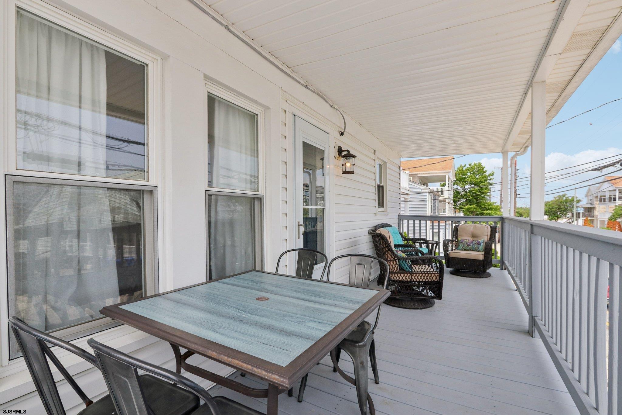 148 E Burke  Unit 3 3