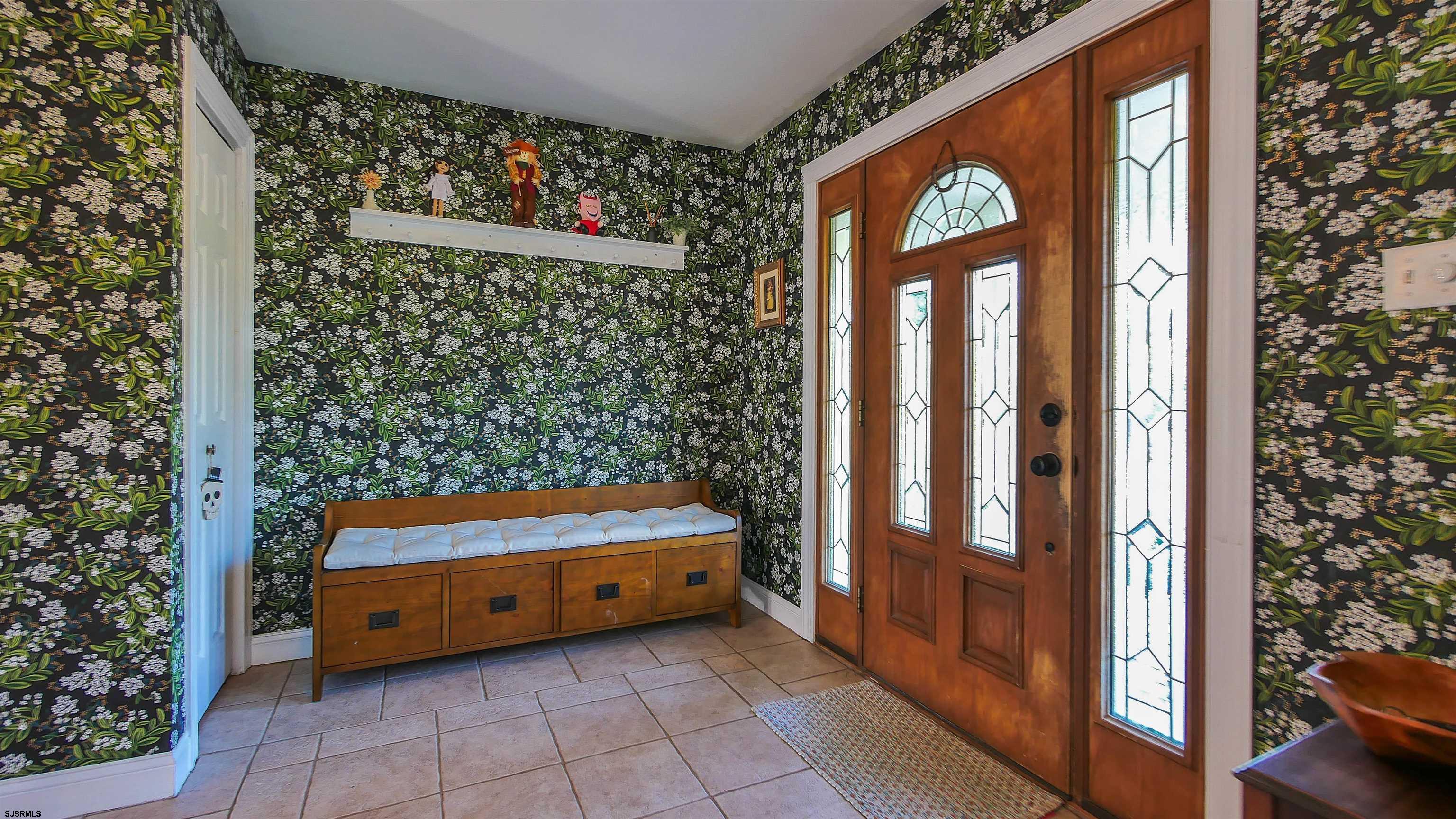 11 Equestrian Dr