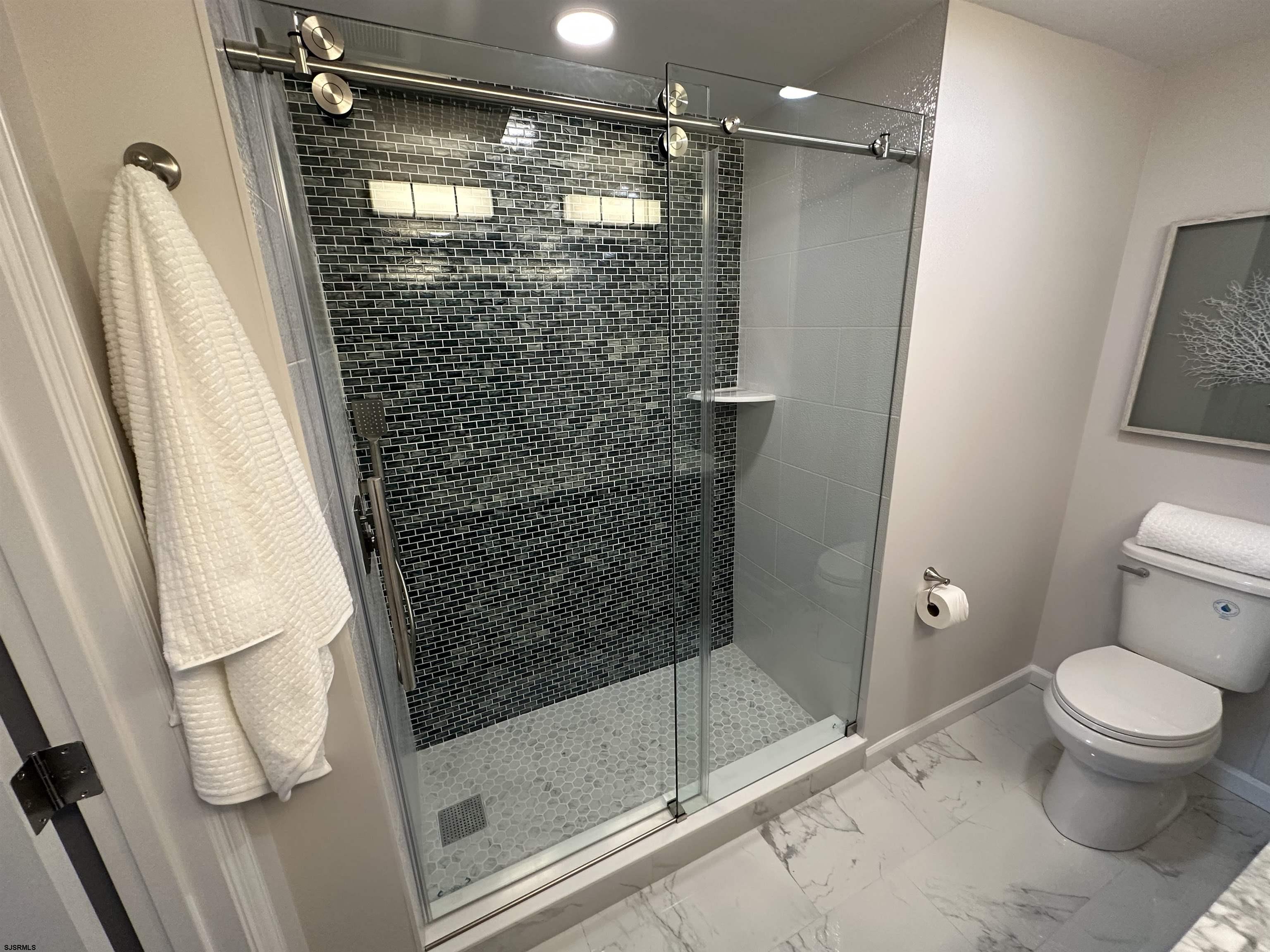 Atlantic City, New Jersey 08401, United States, 2 Bedrooms Bedrooms, ,2 BathroomsBathrooms,Residential,Active,207190